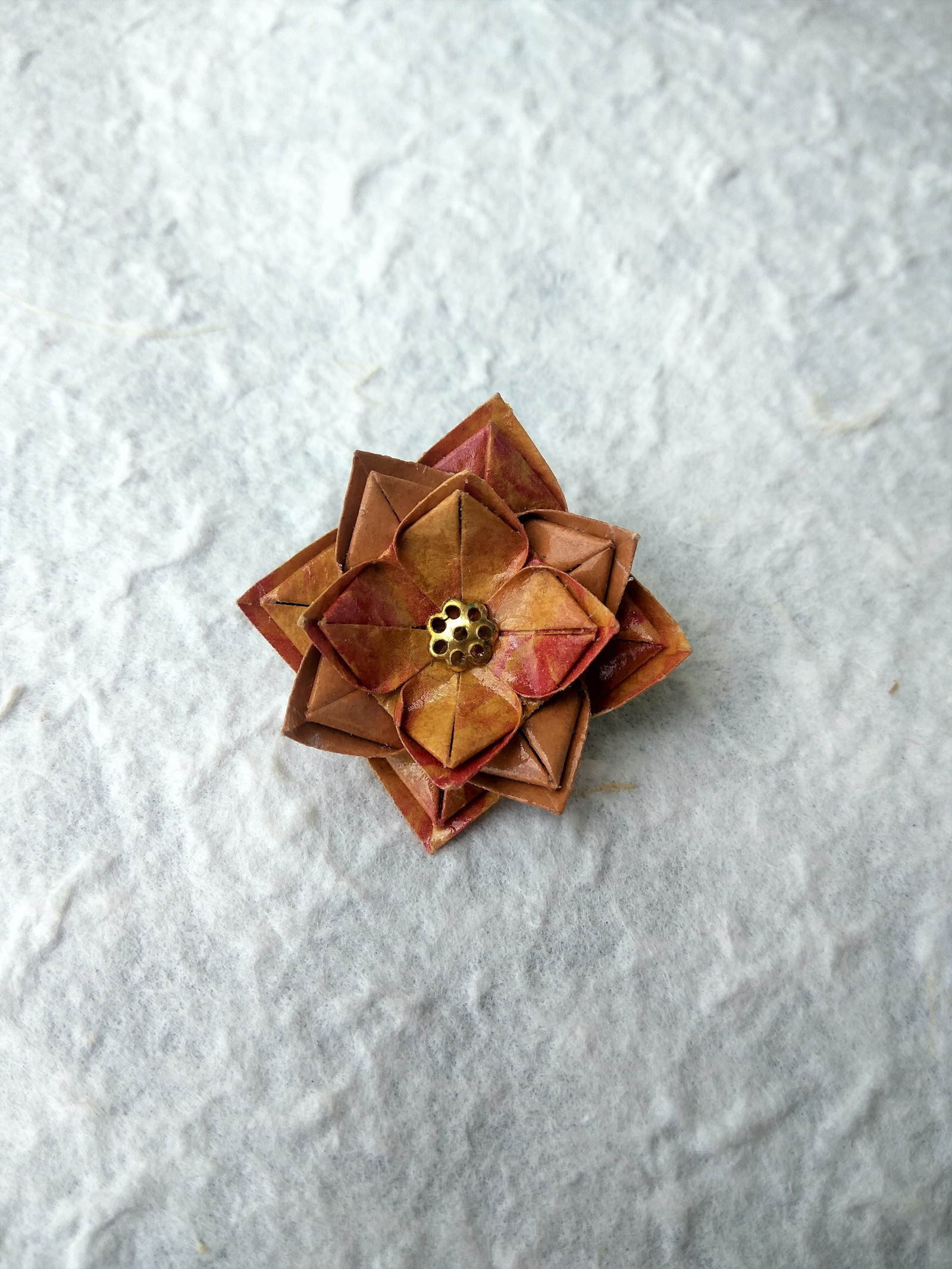Origami brož "Lotosy"